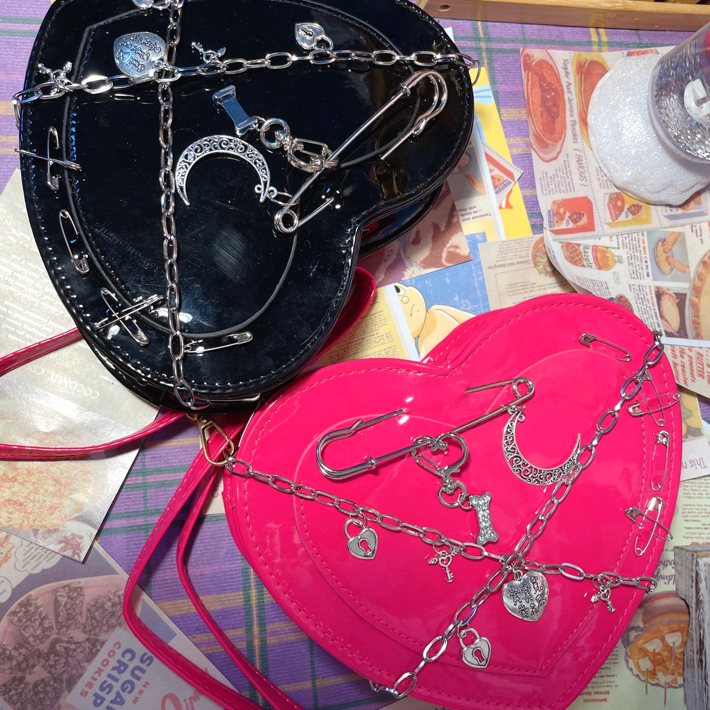 Red Love Dark Black Millennium Wind Messenger Bag