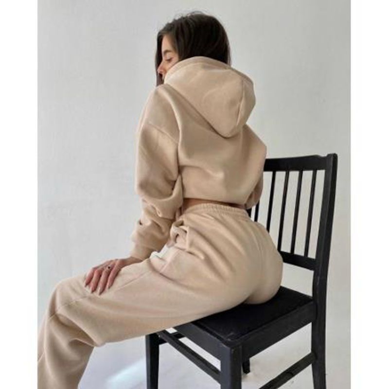 Long sleeve sports and leisure suit