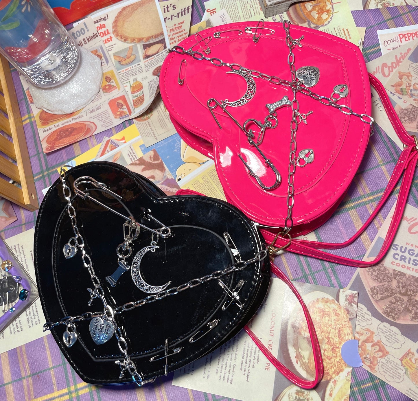 Red Love Dark Black Millennium Wind Messenger Bag