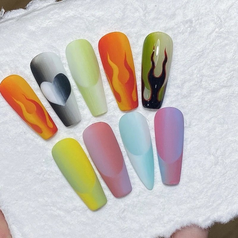 Spatial Two-color Gradient French Mirror Wear Manicure
