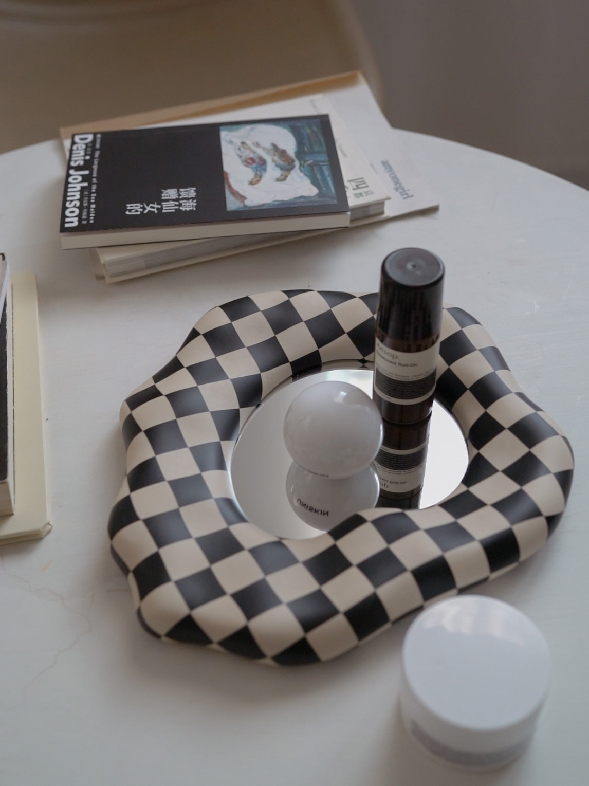 Checkerboard Decorative Mirror Makeup Mirror Bedroom Living Room Resin Shaped Desktop Mirror Tray