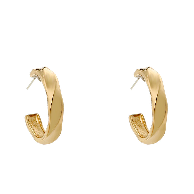 Wavy c-shaped geometric stud
