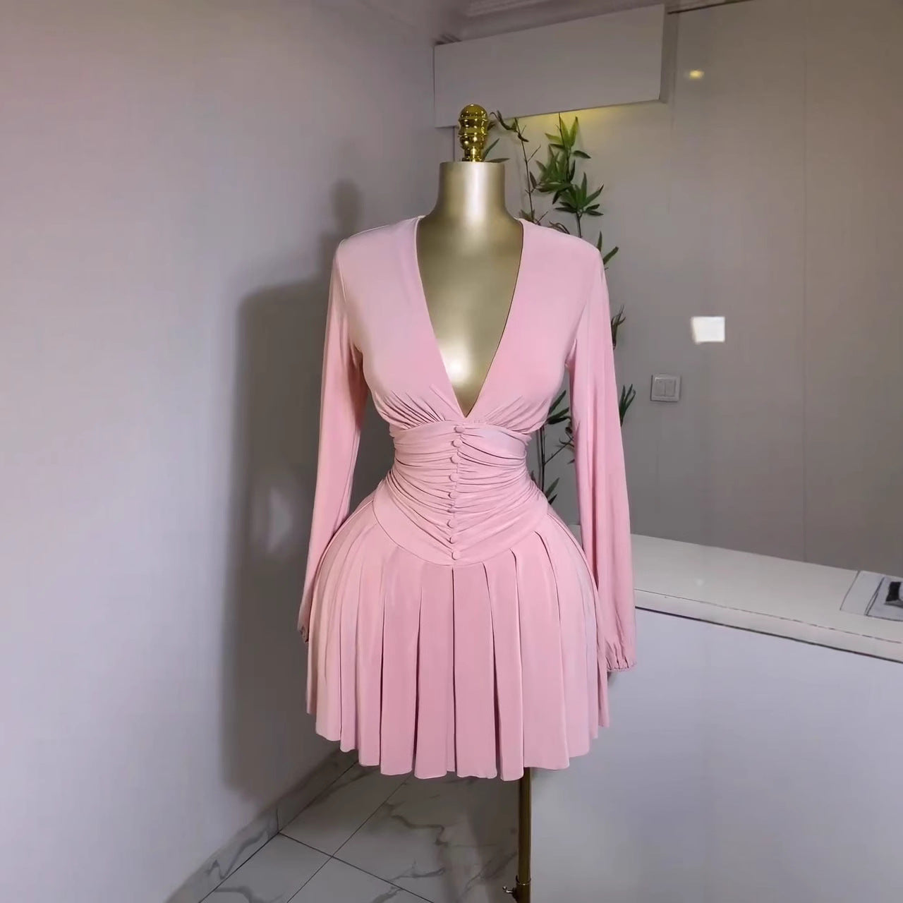 French-style Womens Pleated V-neck Long-sleeve Dress