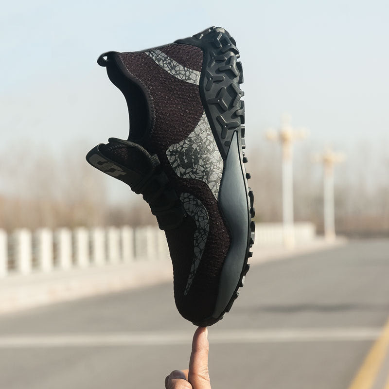 Flying weave labor insurance shoes