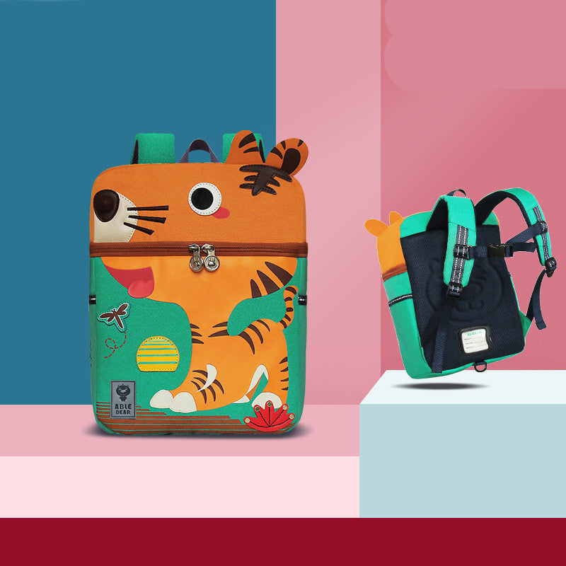 Cute Cartoon Kindergarten 5 Years Old Men And Women With Backpacks